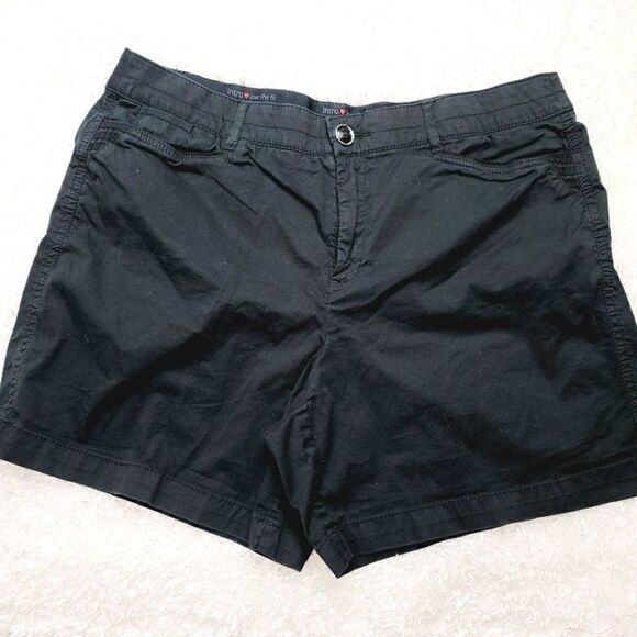 Intro. Love the Fit Shorts - Picture 1 of 5